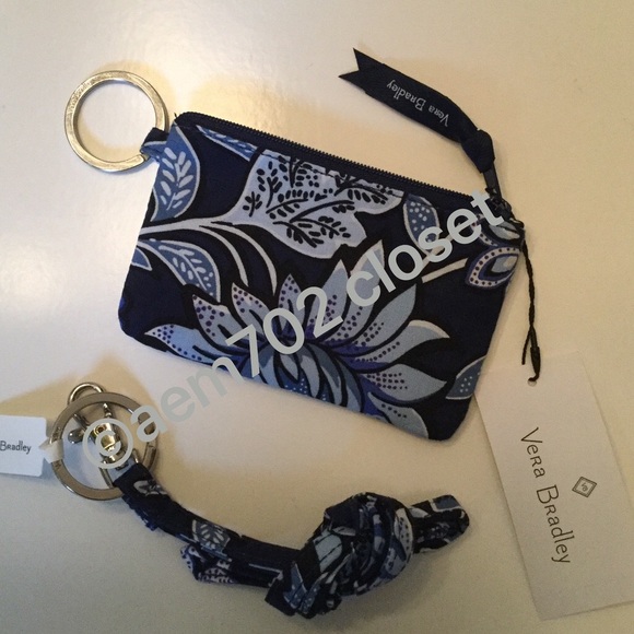 Vera Bradley Handbags - NWT VERA BRADLEY ZIP ID SET
